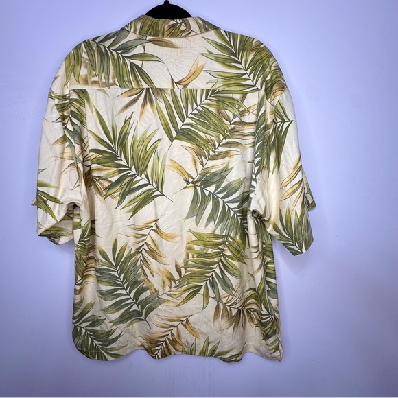 TOMMY BAHAMA 100% SILK Mens L Multi Hawaiian Floral Short Sleeve Button Shirt - Picture 2 of 3